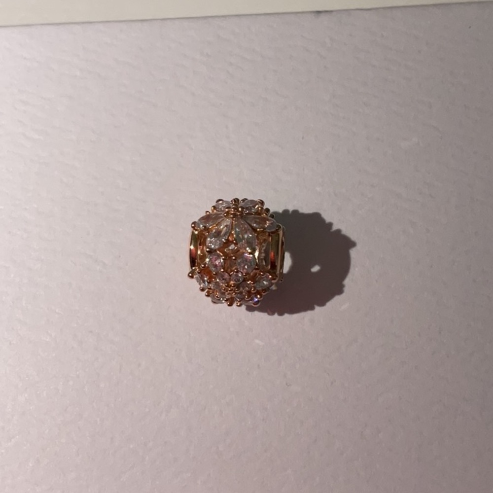 Elegant Gold Floral Jewelry Piece